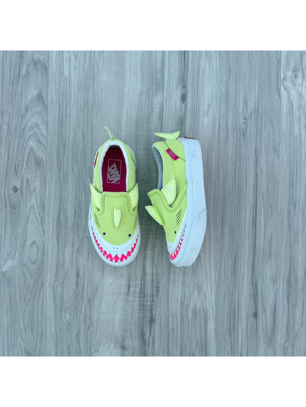 Vans Toddler Slip-On V Shark in lime green